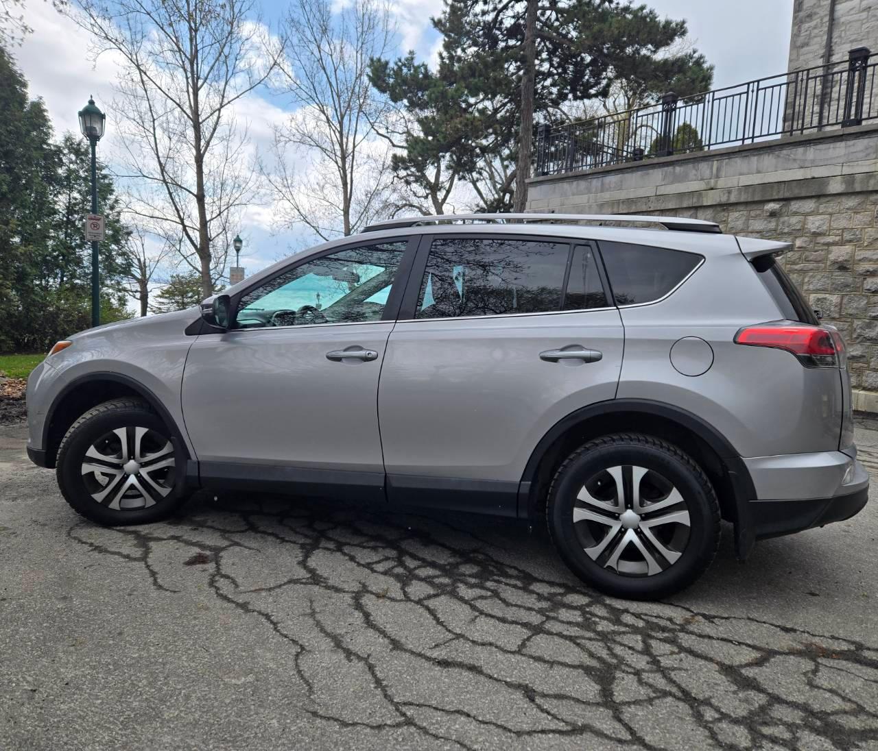 Toyota RAV4 2017 à 