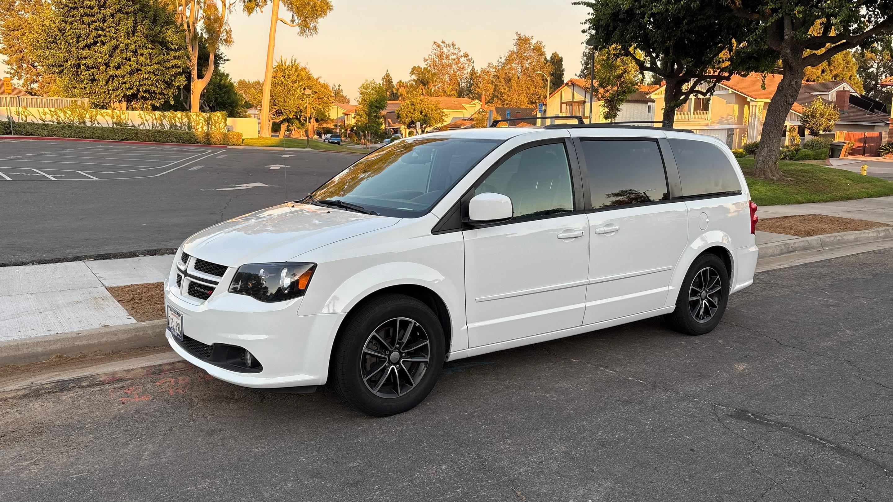 Dodge Grand Caravan 2016 in 