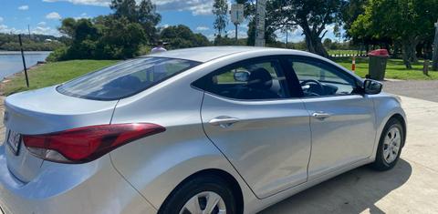 Hyundai ELANTRA 2015