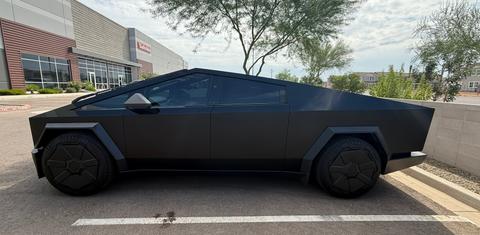 Tesla Cybertruck 2025