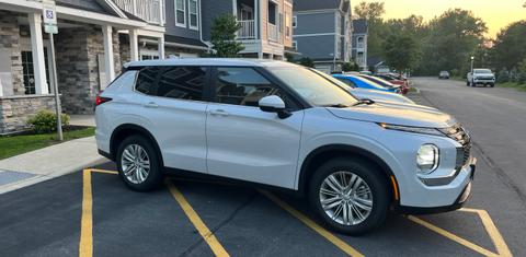 Mitsubishi Outlander 2024