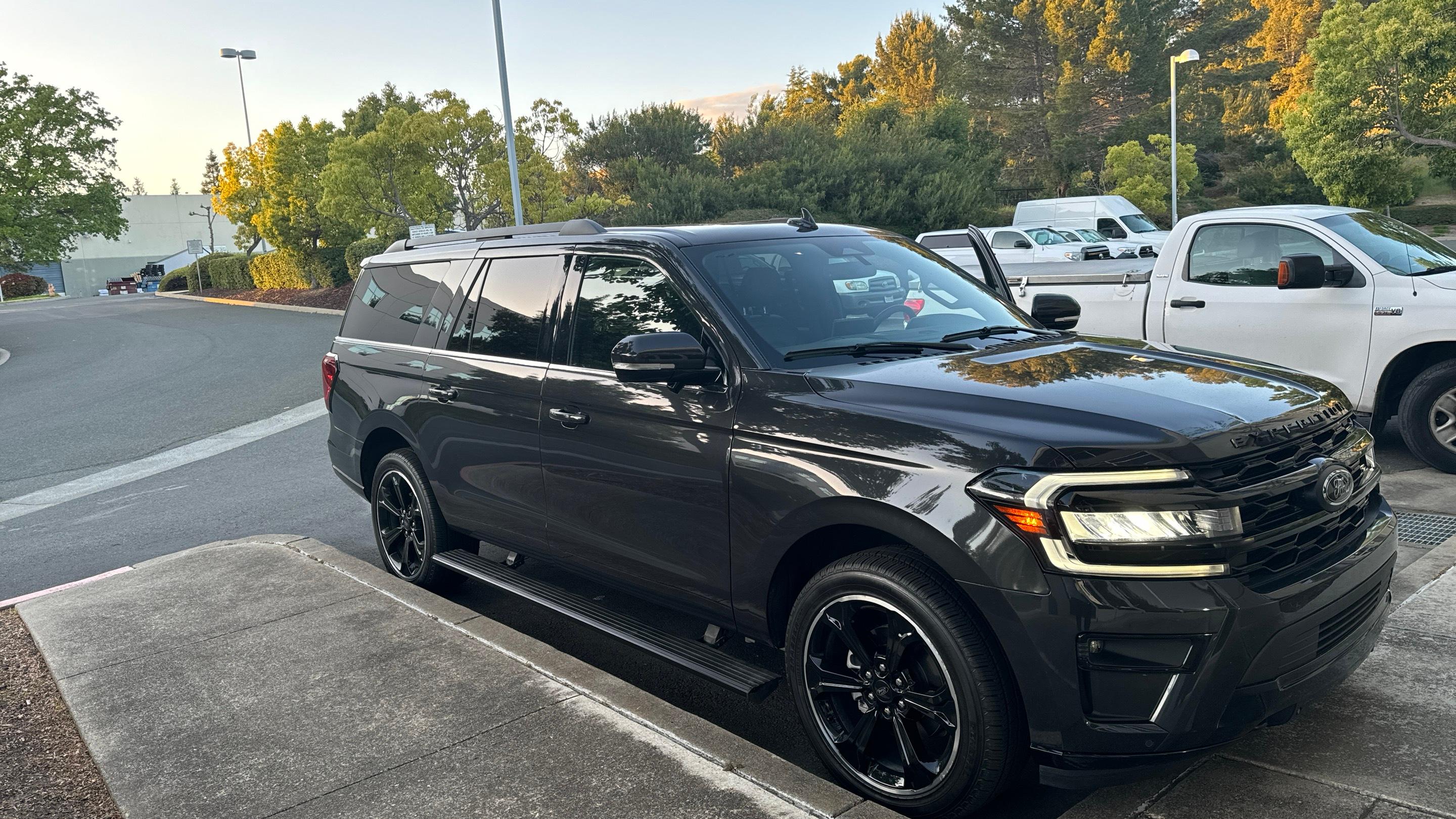 Ford Expedition Max 2023 in 