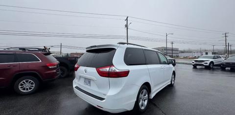 Toyota Sienna 2019