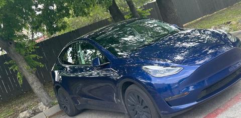 Tesla Model Y 2024