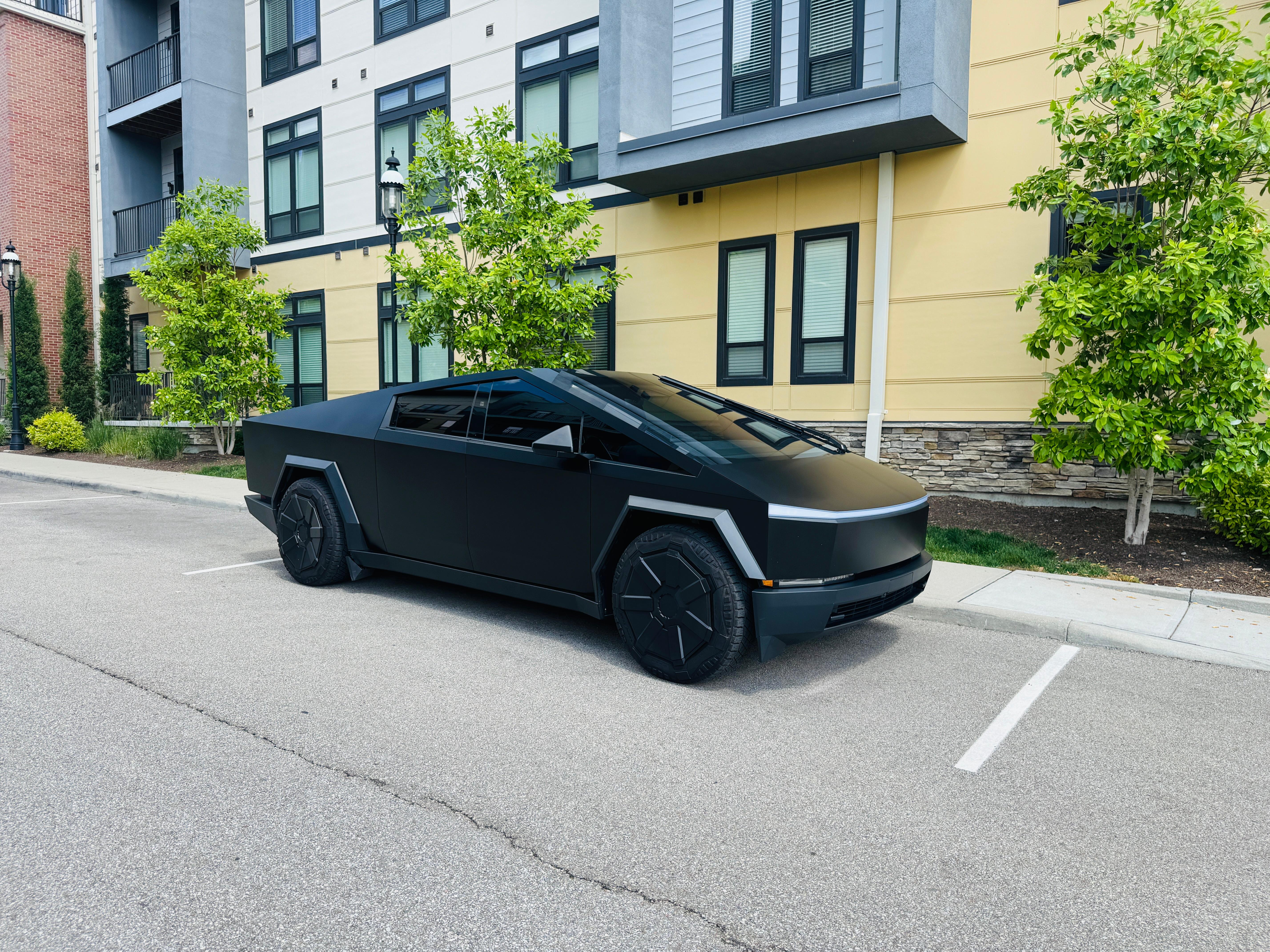 Tesla Cybertruck 2024 in Hebron, KY