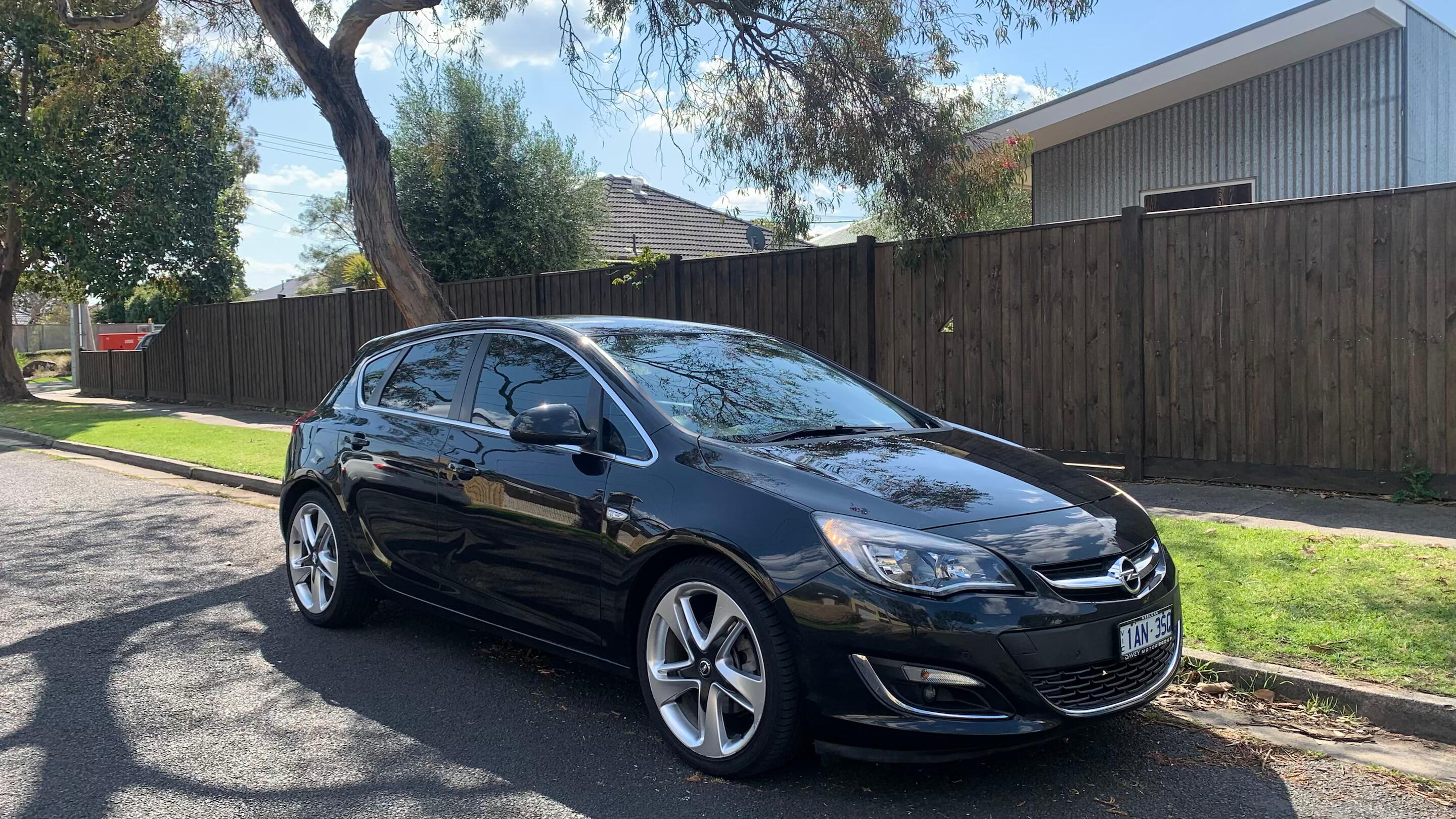 Opel ASTRA 2013 in Reservoir