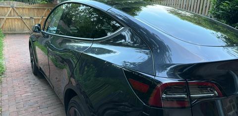 Tesla Model Y 2025
