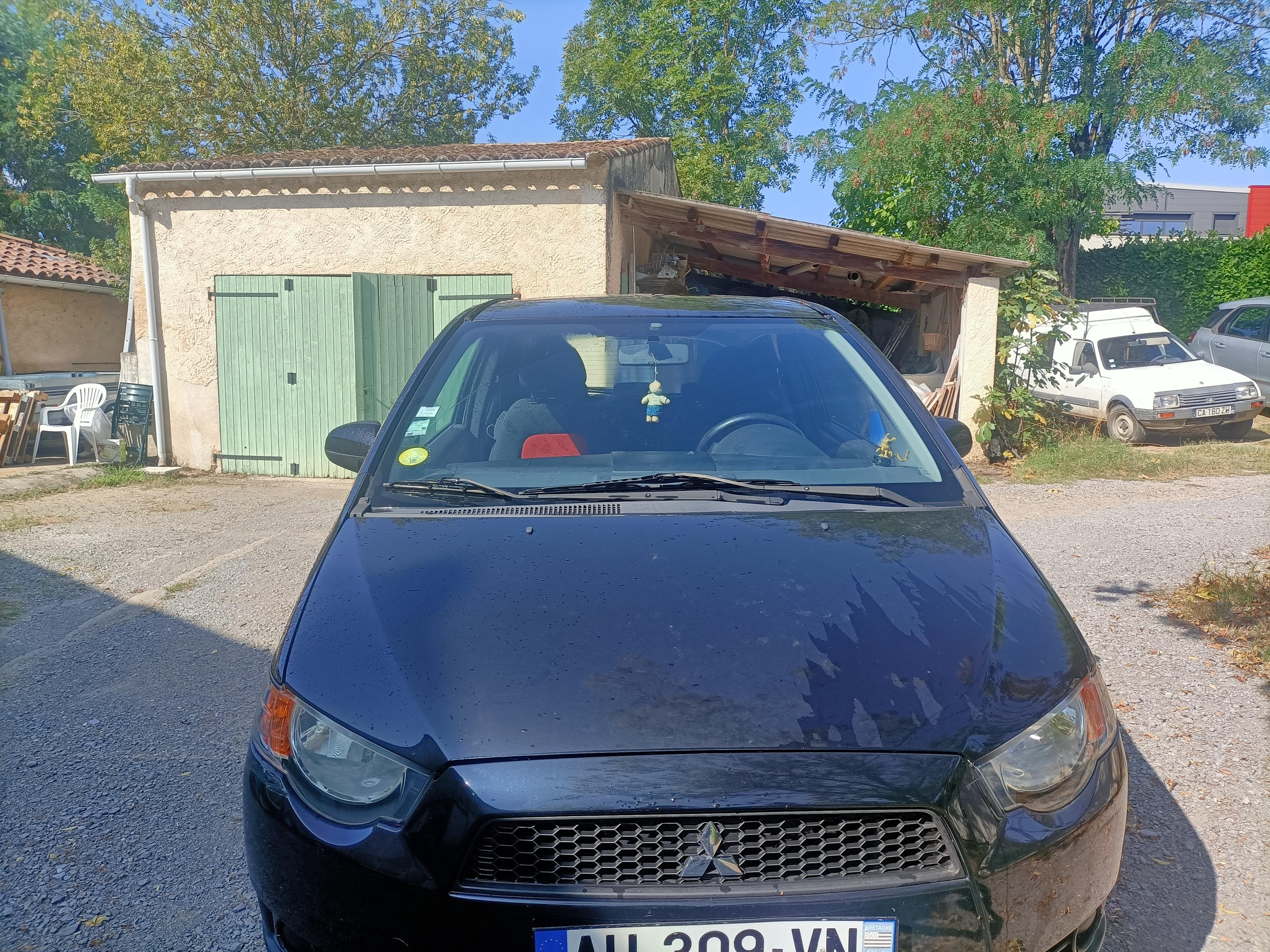 Mitsubishi COLT 2009 à Sampzon