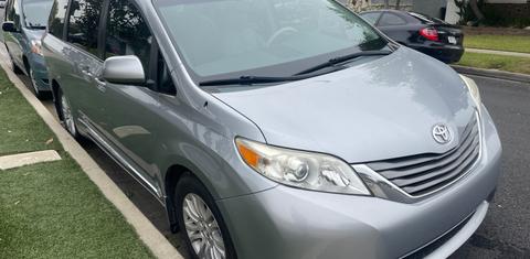 Toyota Sienna 2013