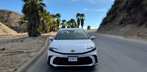 Toyota Camry Hybrid 2025