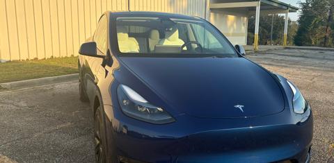 Tesla Model Y 2024