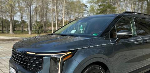 Kia Carnival Hybrid 2025