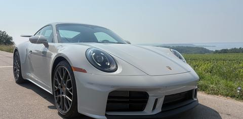 Porsche 911 2025