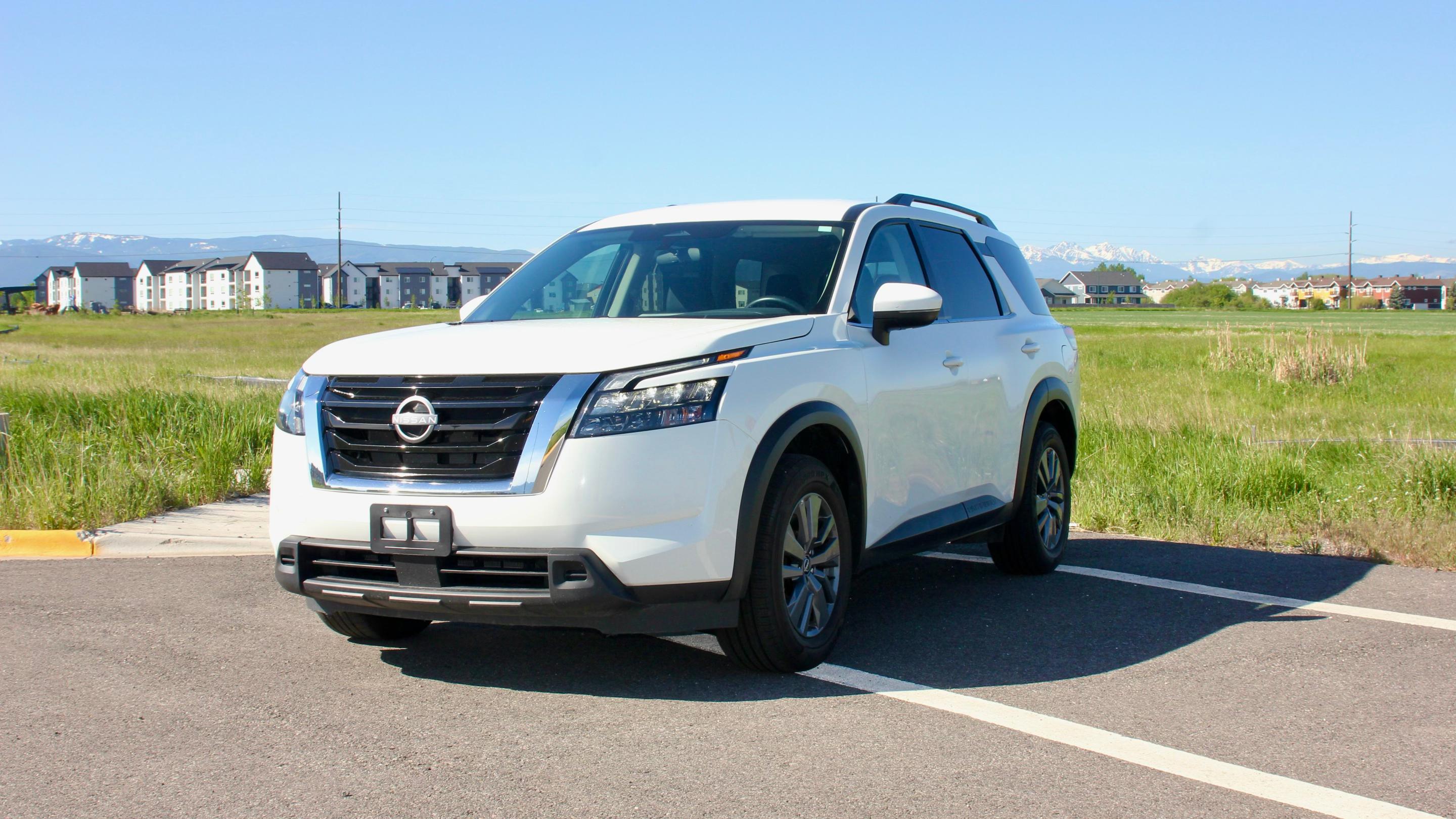 Nissan Pathfinder 2024 in Belgrade, MT
