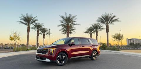 Kia Carnival Hybrid 2025