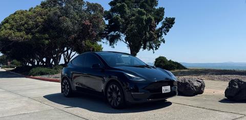 Tesla Model Y 2024