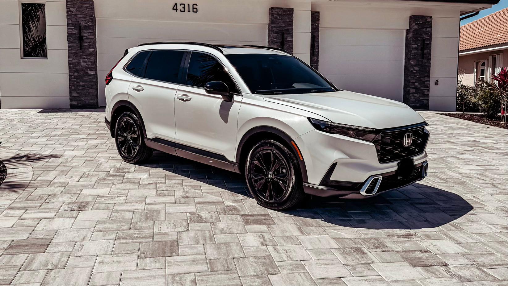 Honda CR-V Hybrid 2023 in 