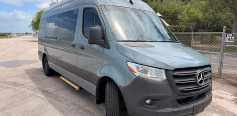 Mercedes-Benz Sprinter 2024