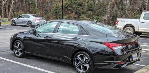 Hyundai Elantra 2022