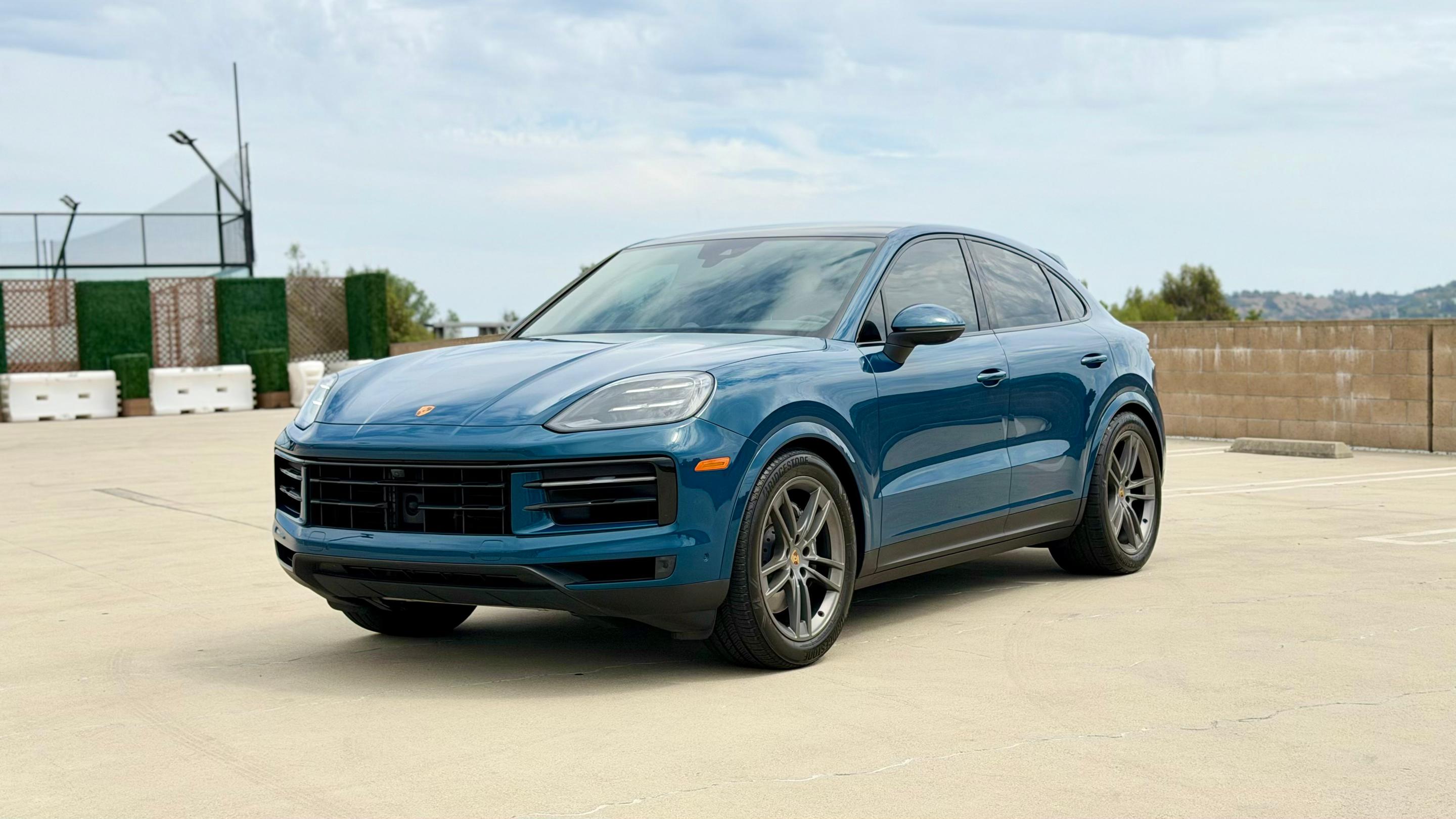 Porsche Cayenne 2024 in Glendale, CA