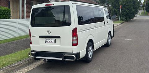 Toyota HIACE 2015