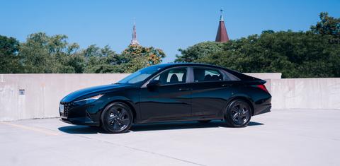 Hyundai Elantra 2022
