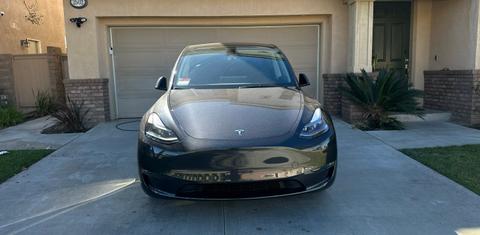 Tesla Model Y 2025