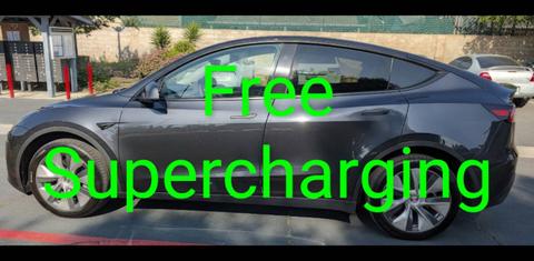 Tesla Model Y 2024
