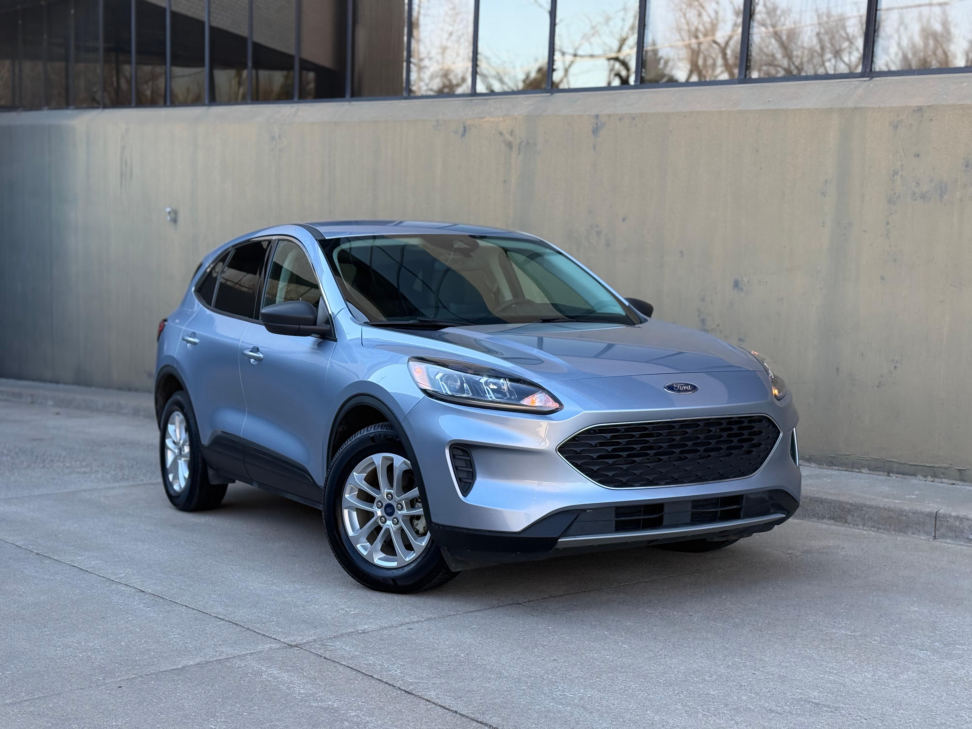 Ford Escape Hybrid 2022 in Warr Acres, OK