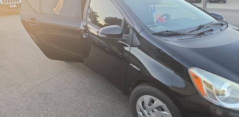 Toyota Prius c 2016