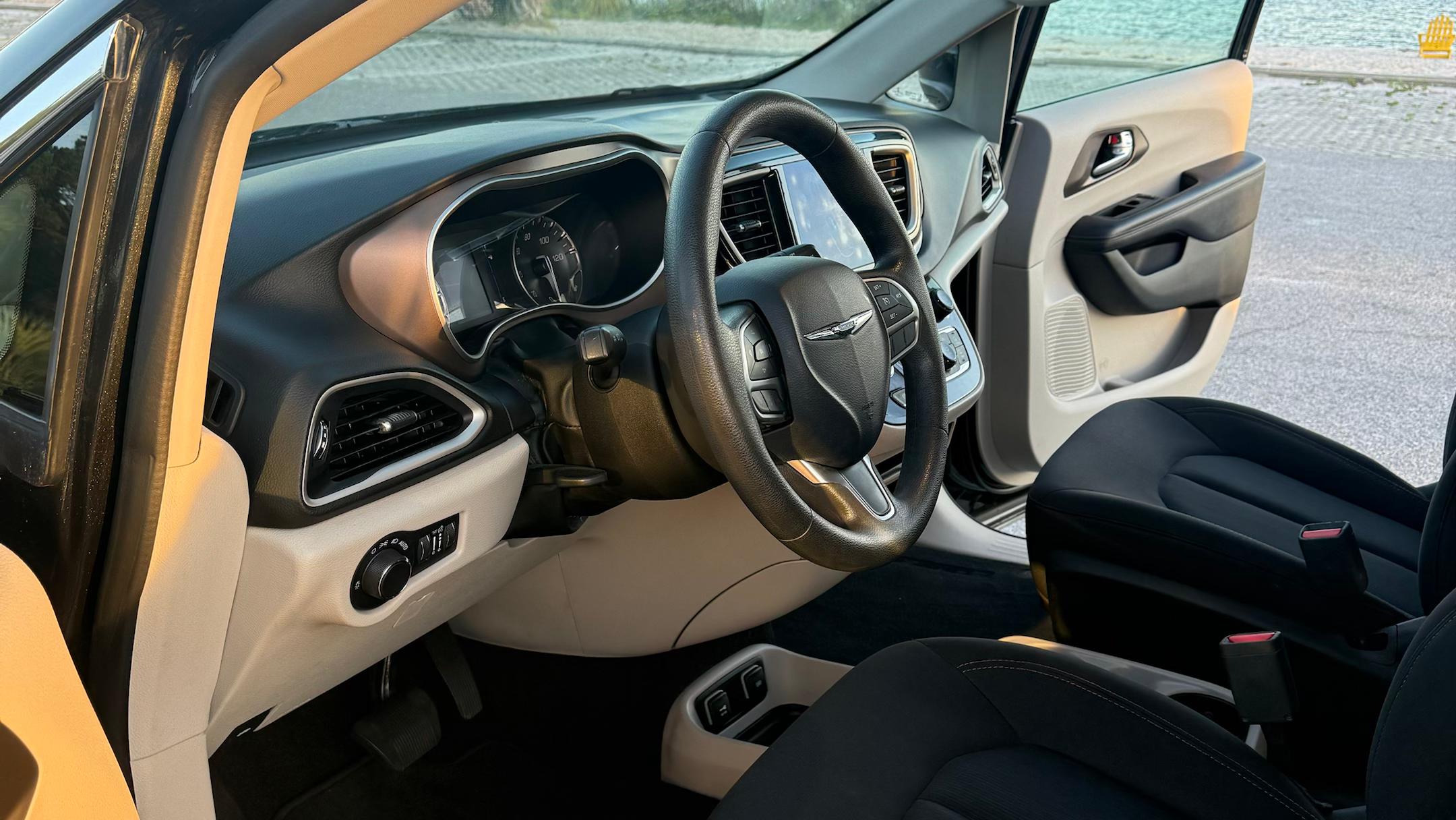 Chrysler Pacifica 2017 in Eglin Air Force Base, FL