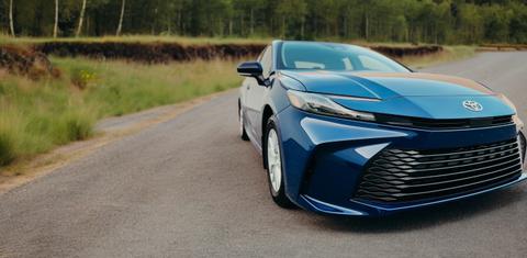 Toyota Camry Hybrid 2025