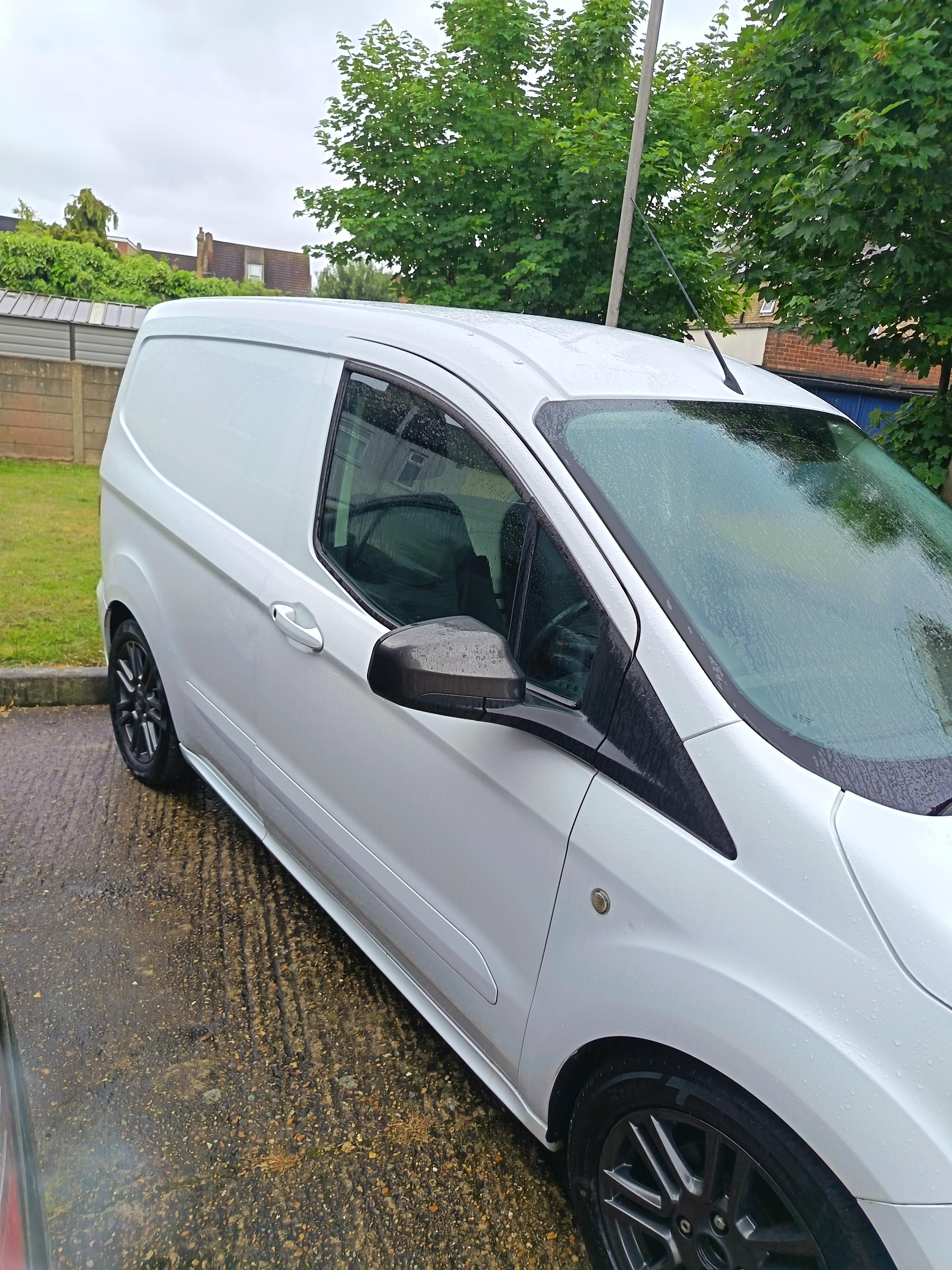 Ford Transit Courier 2018 in London