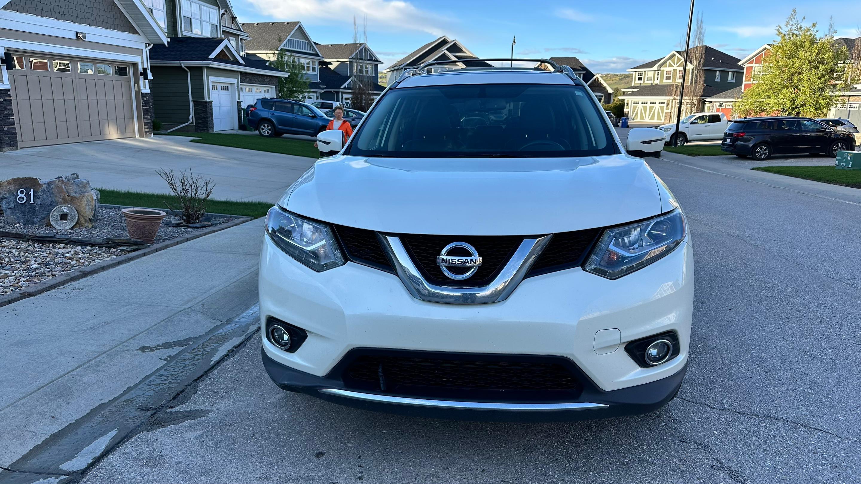 Nissan Rogue 2016 in Cochrane, AB