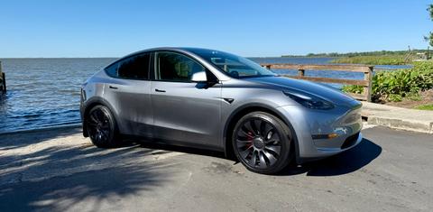 Tesla Model Y 2025