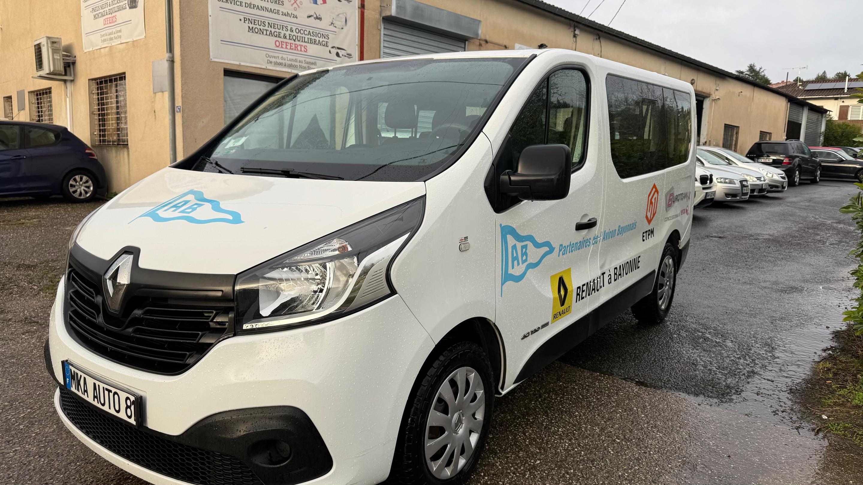 Renault TRAFIC III 2015 à Albi