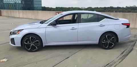 Nissan Altima 2024