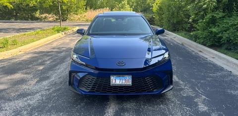Toyota Camry Hybrid 2026