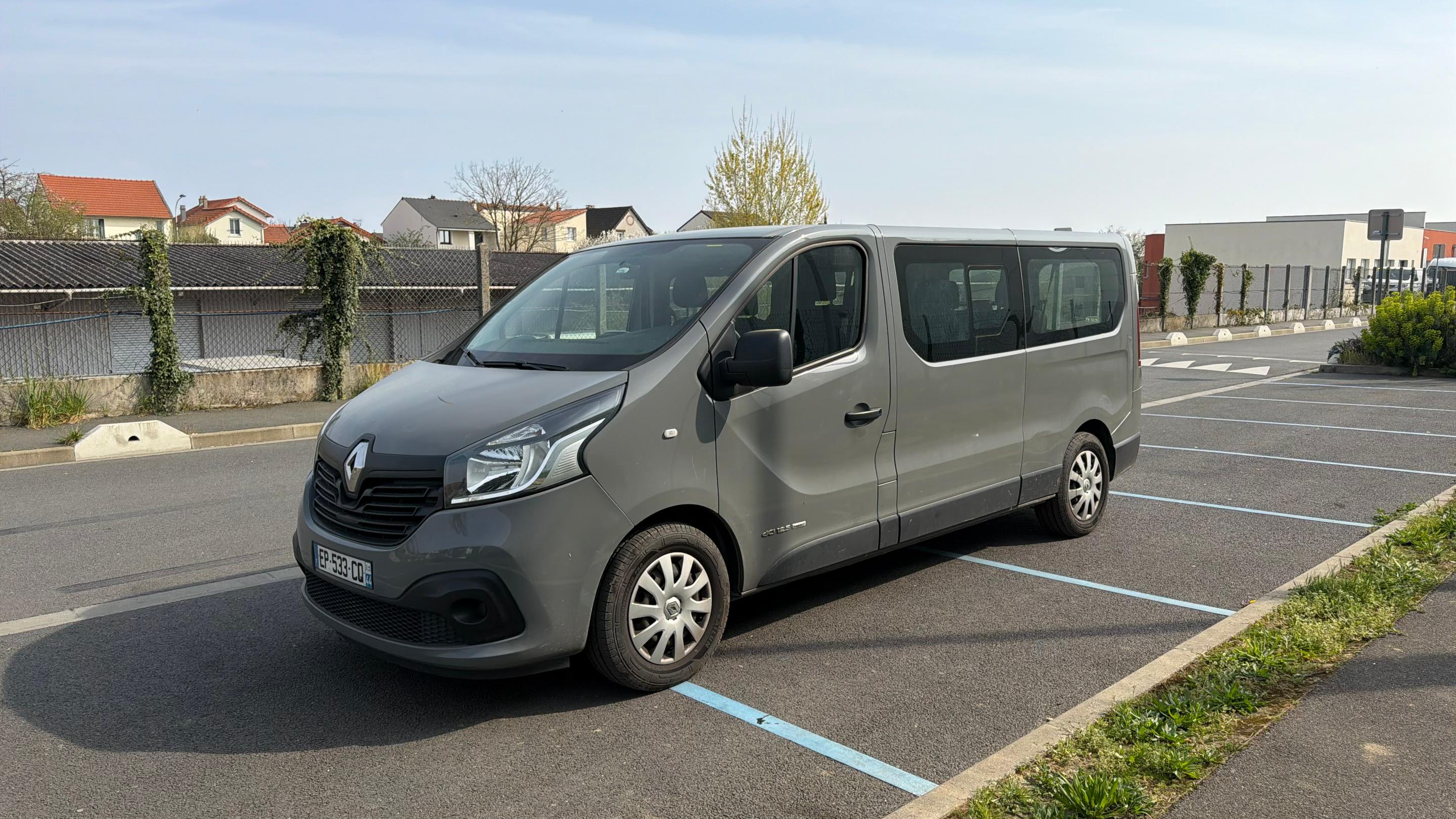 Renault TRAFIC III 2017 à Orly
