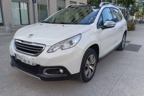 Peugeot 2008 2015 à Lyon