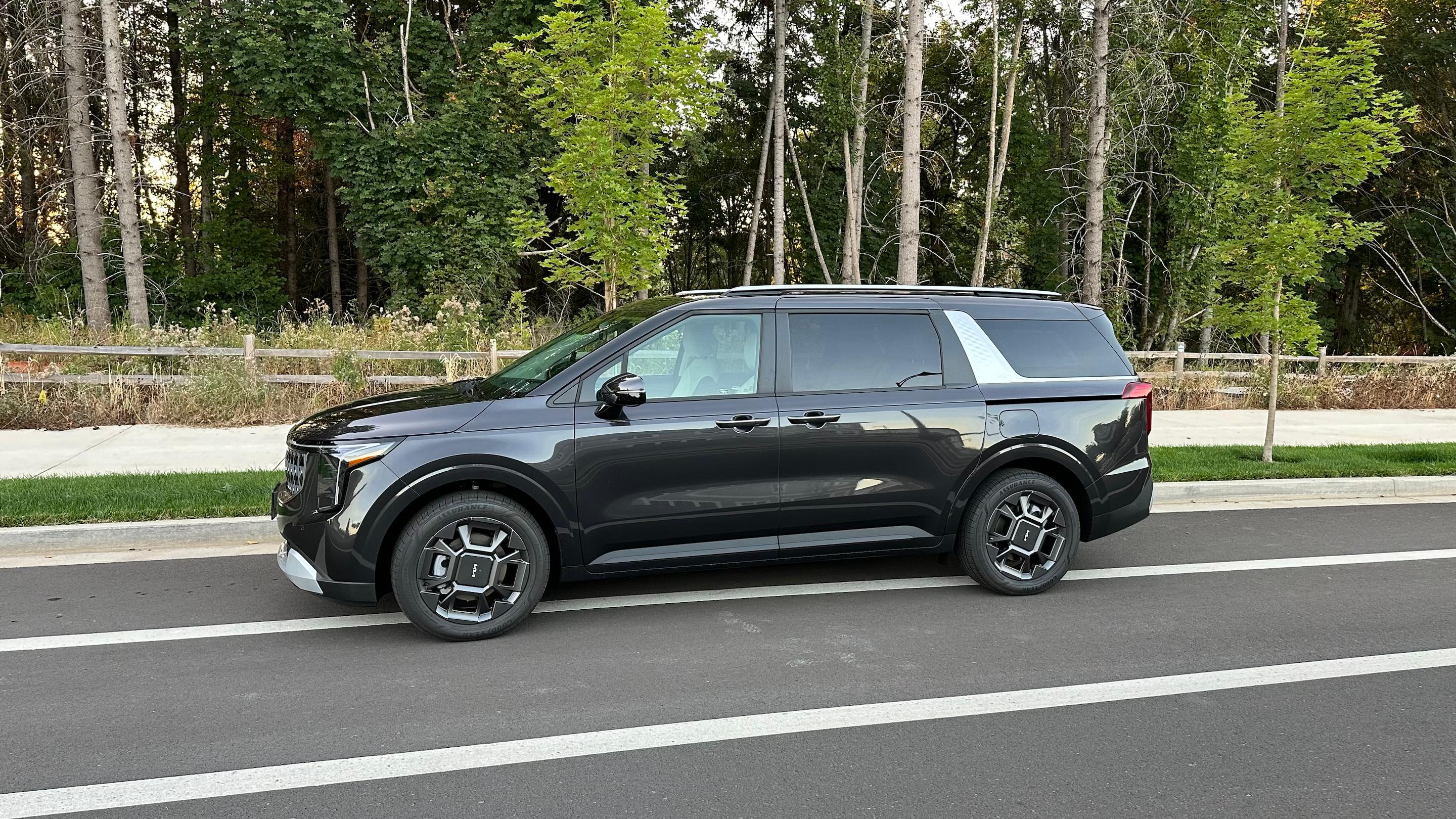 Kia Carnival Hybrid 2026 in Hillsboro, OR
