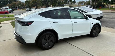 Tesla Model Y 2026