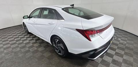Hyundai Elantra 2024