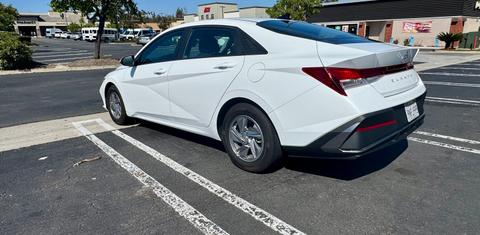 Hyundai Elantra 2024