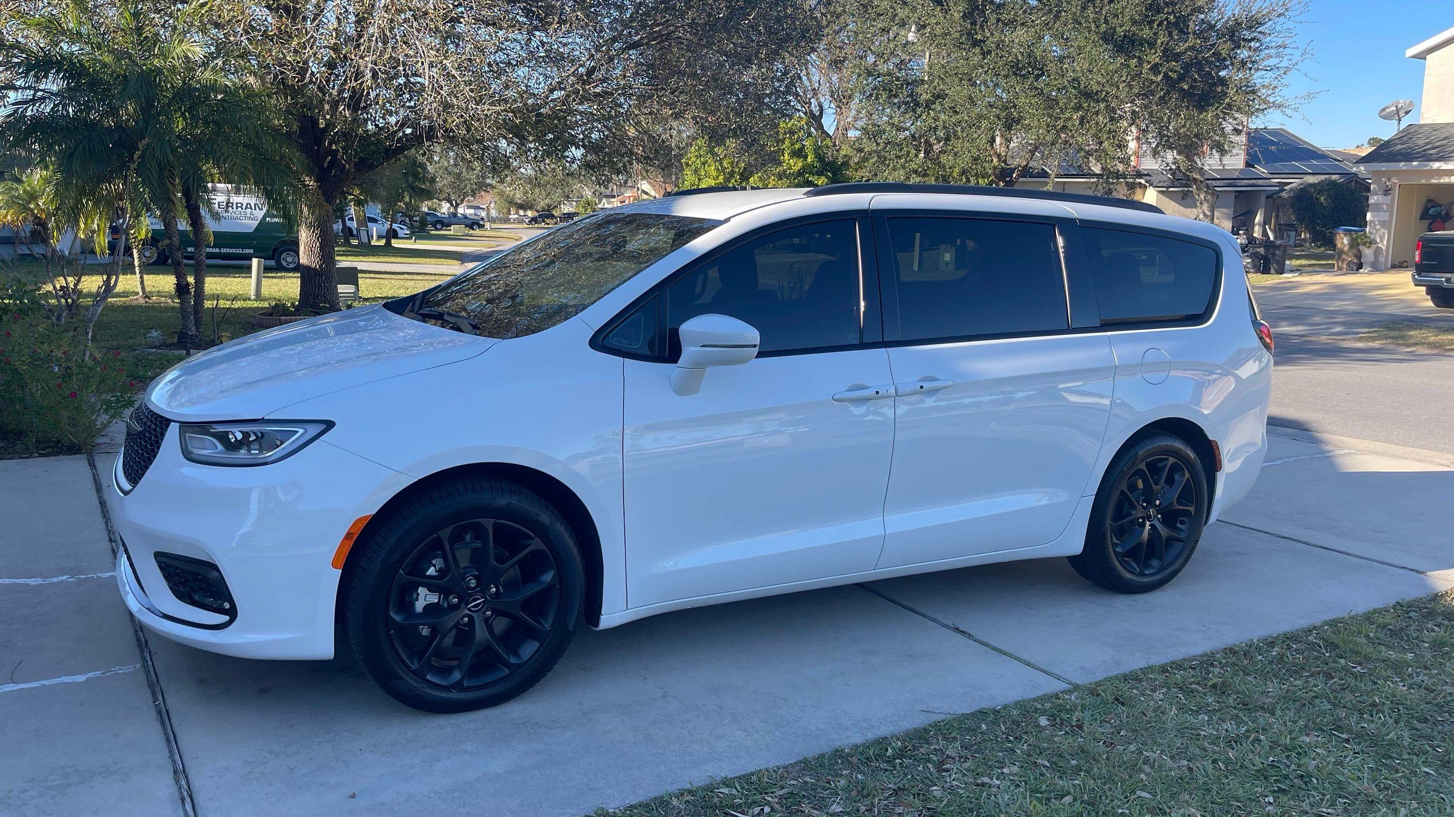 Chrysler Pacifica 2022 in 