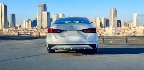 Nissan Altima 2025