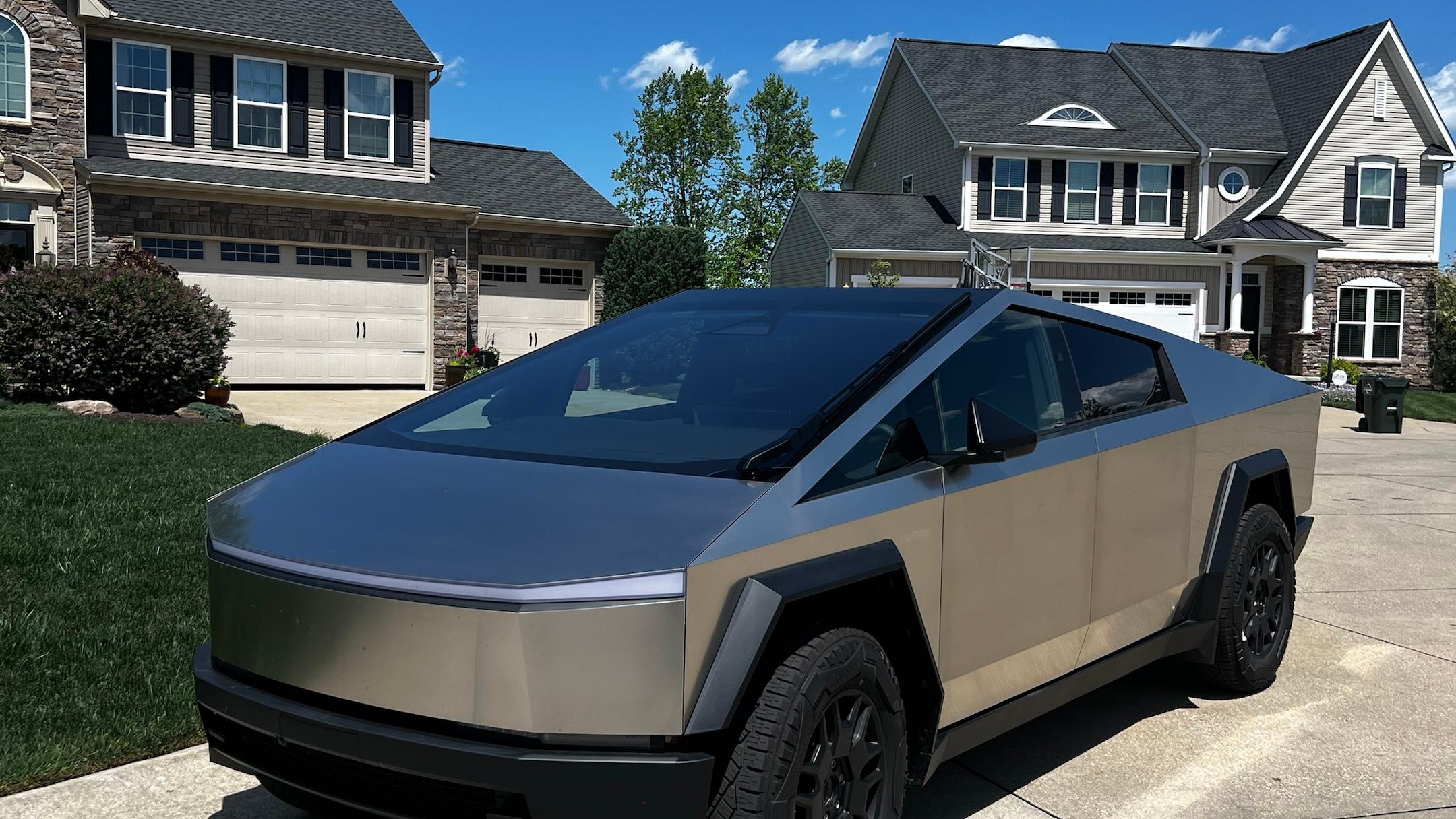 Tesla Cybertruck 2024 in Medina, OH