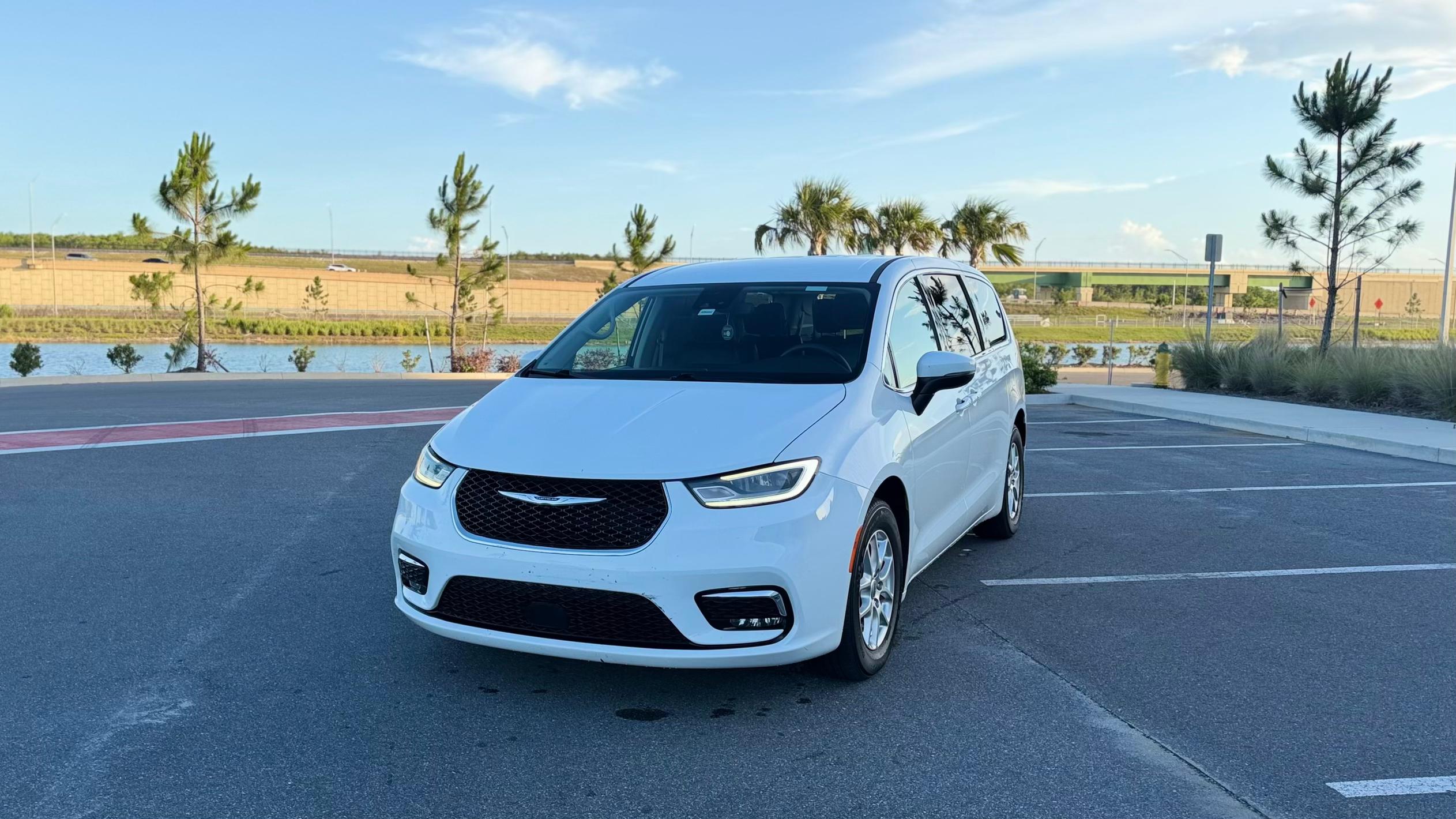Chrysler Pacifica 2023 in Orlando, FL