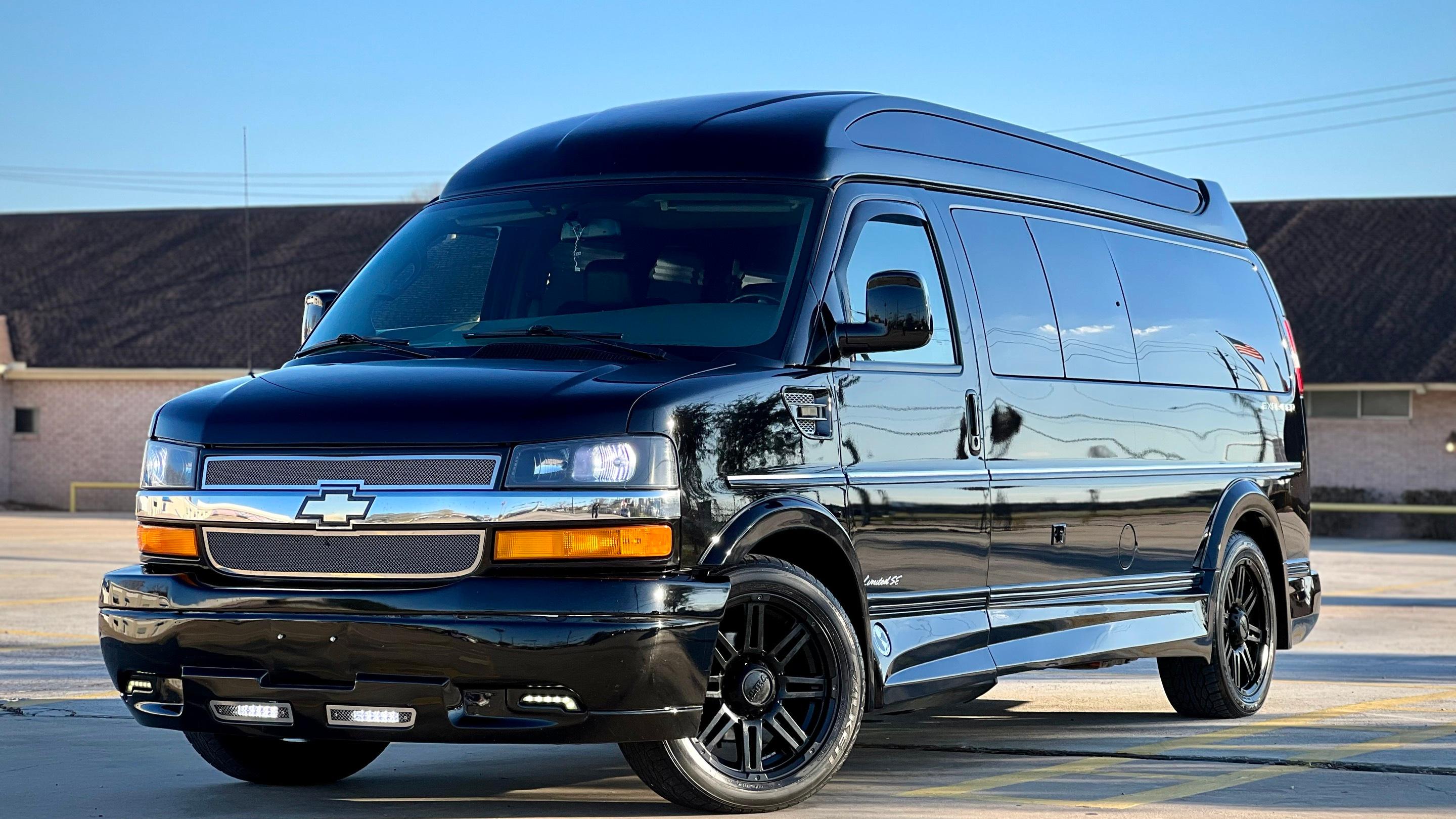 Van Rental Chevrolet Express Passager Chevy Conversion Van 2019