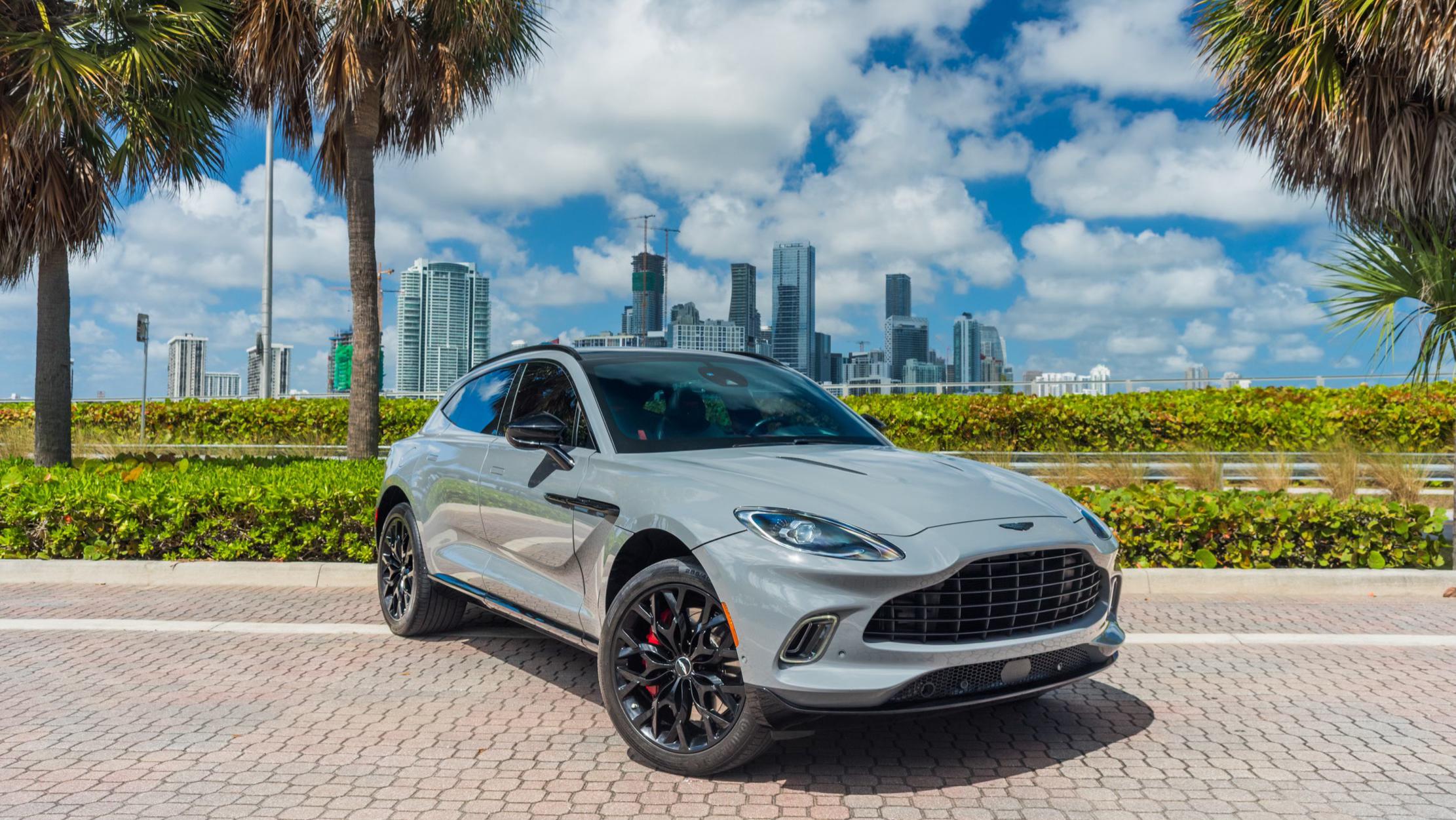 Aston Martin DBX 2021 in Hialeah, FL